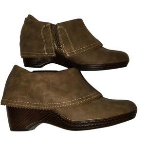 Dr. Scholl's Tan Ankle Booties
